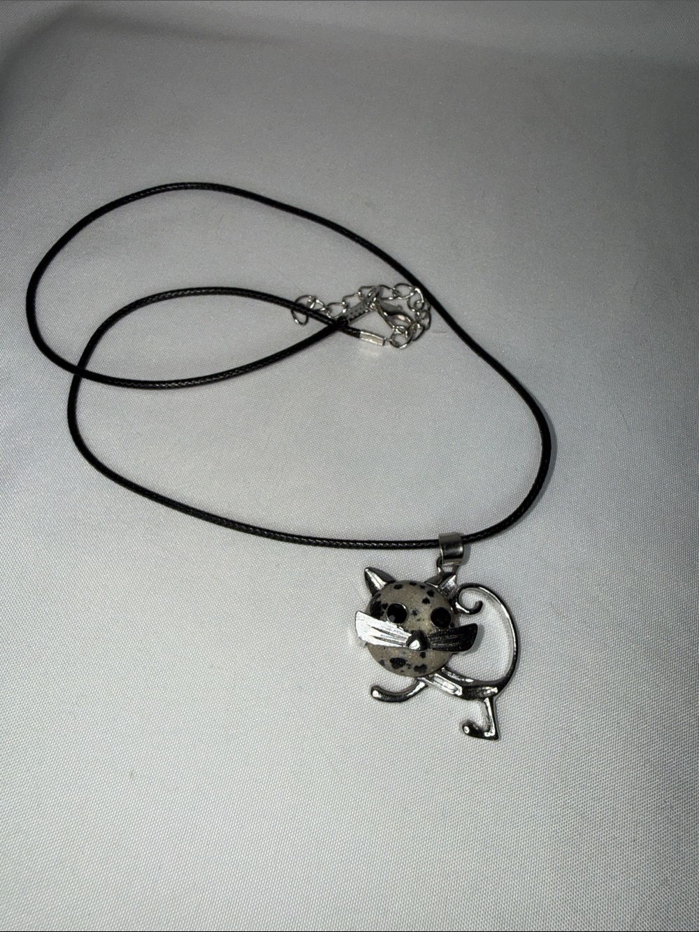 Silver Tone Cat Pendant w/ Dalmatian Jasper Stone w/ Black Necklace NEW - Picture 6 of 6